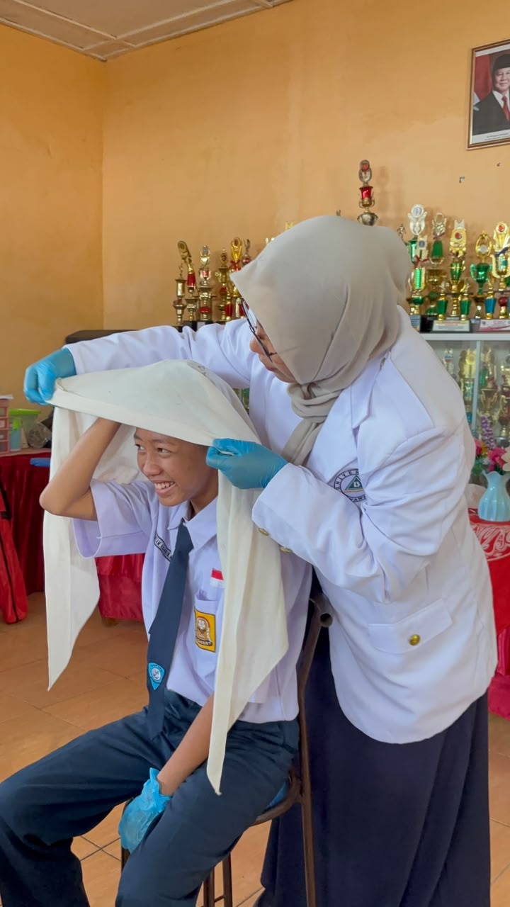 Edukasi Tanggap Darurat Remaja: Sinergi RS Pertamina Prabumulih dan Universitas Binawan Gelar Pelatihan First Aid for Teenagers di SMP YPS Prabumulih 2 0d848b45 0014 4999 8d62 fffac24aa3e9