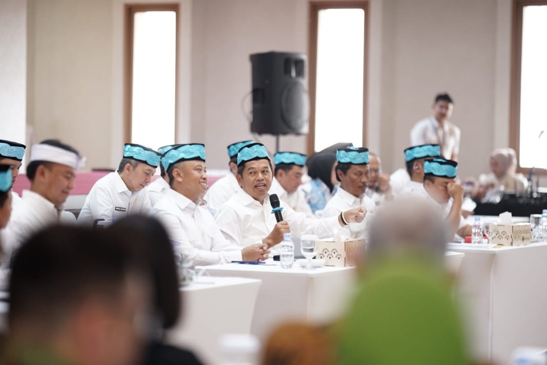Pemprov Jabar dalam rapat koordinasi yang dihadiri Jaro Ade