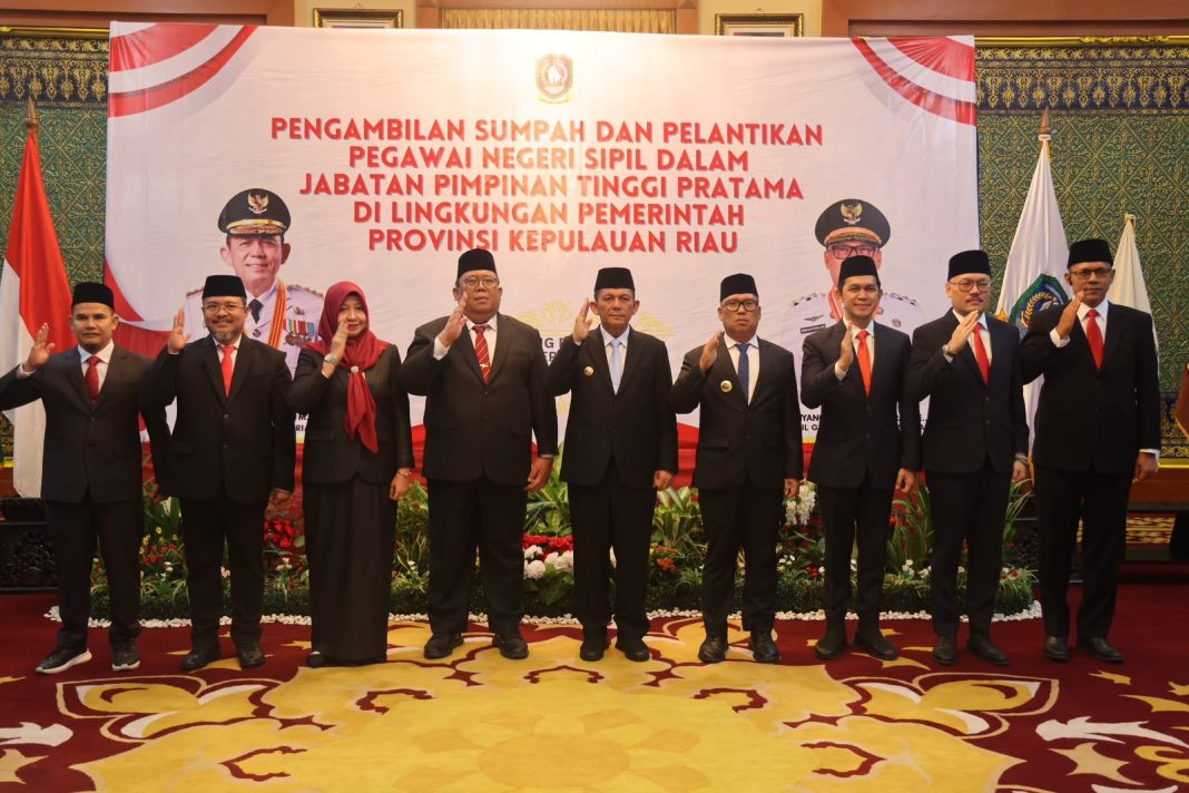 Gubernur Ansar lantik tujuh pejabat eselon II di Kepri
