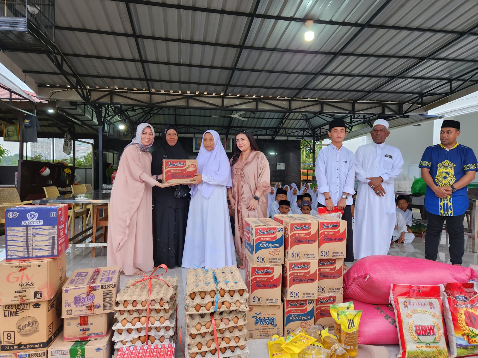 Ramadhan Berkah, IMI Sultra Berbagi dengan Para Santri