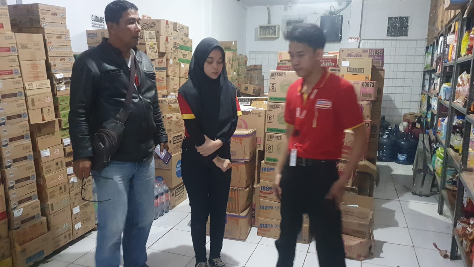 Dalami Aksi Pencurian Minimarket di Karadenan Bogor Polsek Cibinong langsung lakukan Penyelidikan 2023