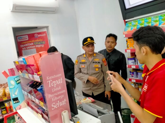 Dalami Aksi Pencurian Minimarket di Karadenan Bogor Polsek Cibinong langsung lakukan Penyelidikan 2023