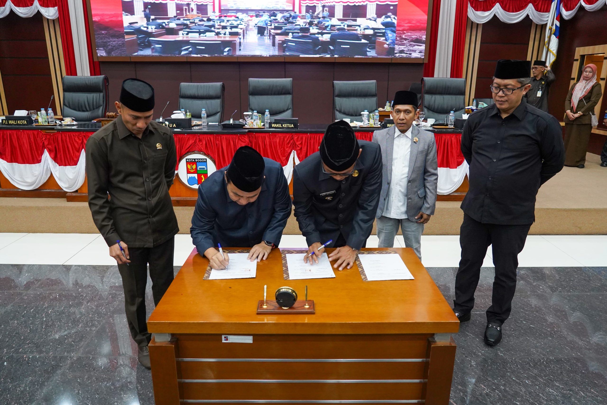 DPRD dan Pemkot Sahkan RAPBD 2025 Kota Bogor