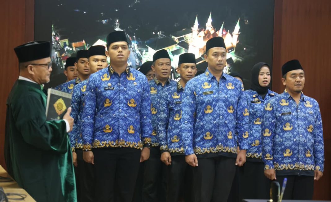Sekda Misni melantik PNS dan pejabat fungsional Pemprov Kepri