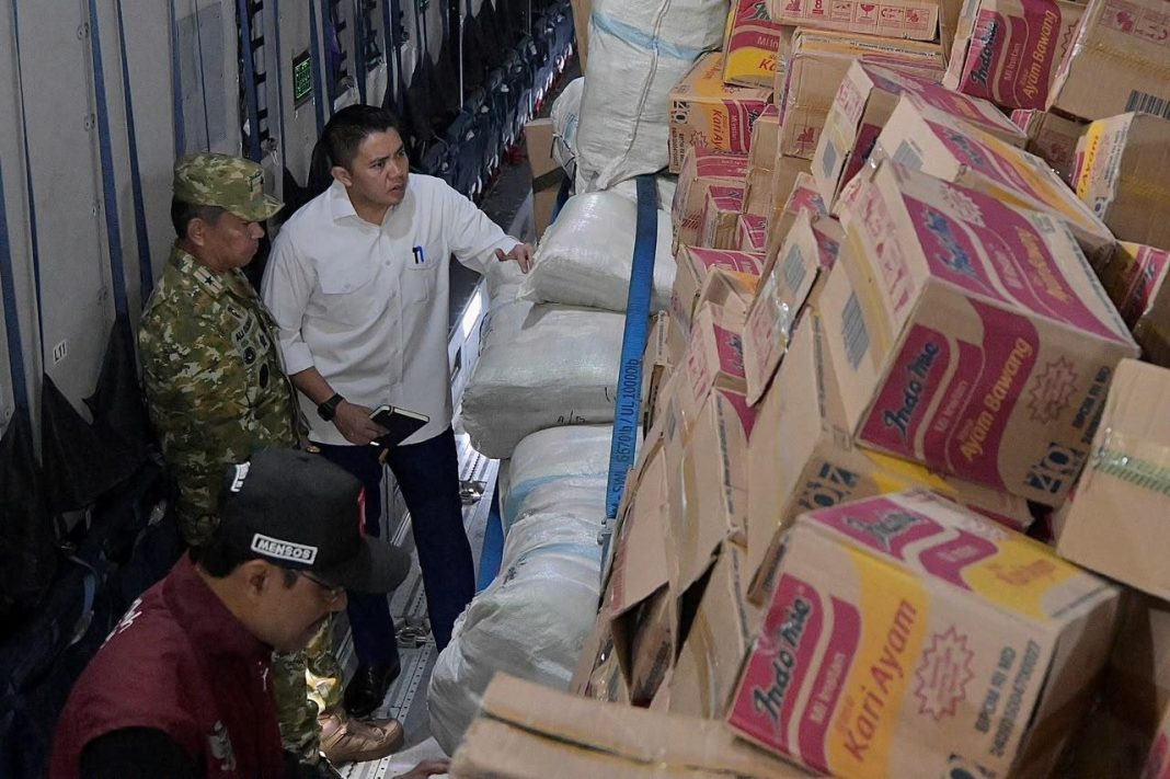 Seskab: Pemerintah Kirim 253 Ton Bantuan ke Korban Bencana NTT