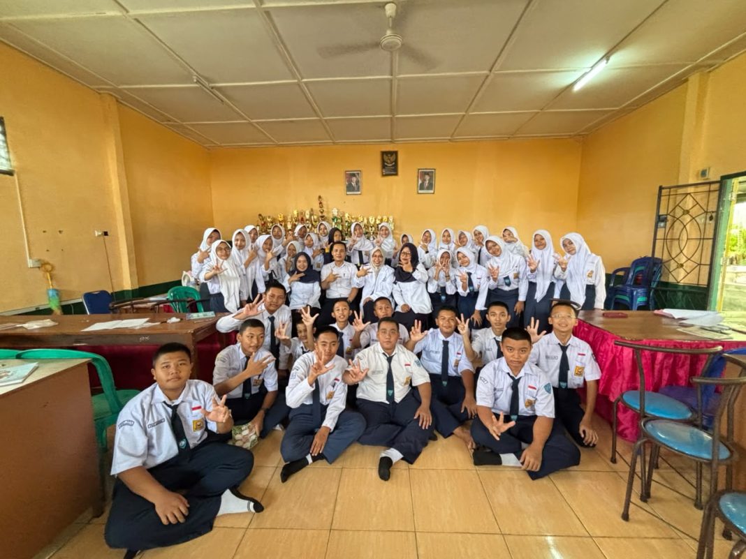 Edukasi Tanggap Darurat Remaja: Sinergi RS Pertamina Prabumulih dan Universitas Binawan Gelar Pelatihan First Aid for Teenagers di SMP YPS Prabumulih