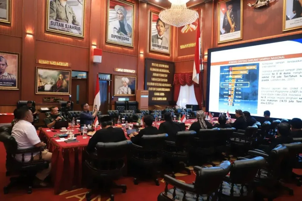 Bupati Bogor Bahas Strategi Akselerasi Penanganan Sampah Nasional Berbasis Teknologi Ramah Lingkungan
