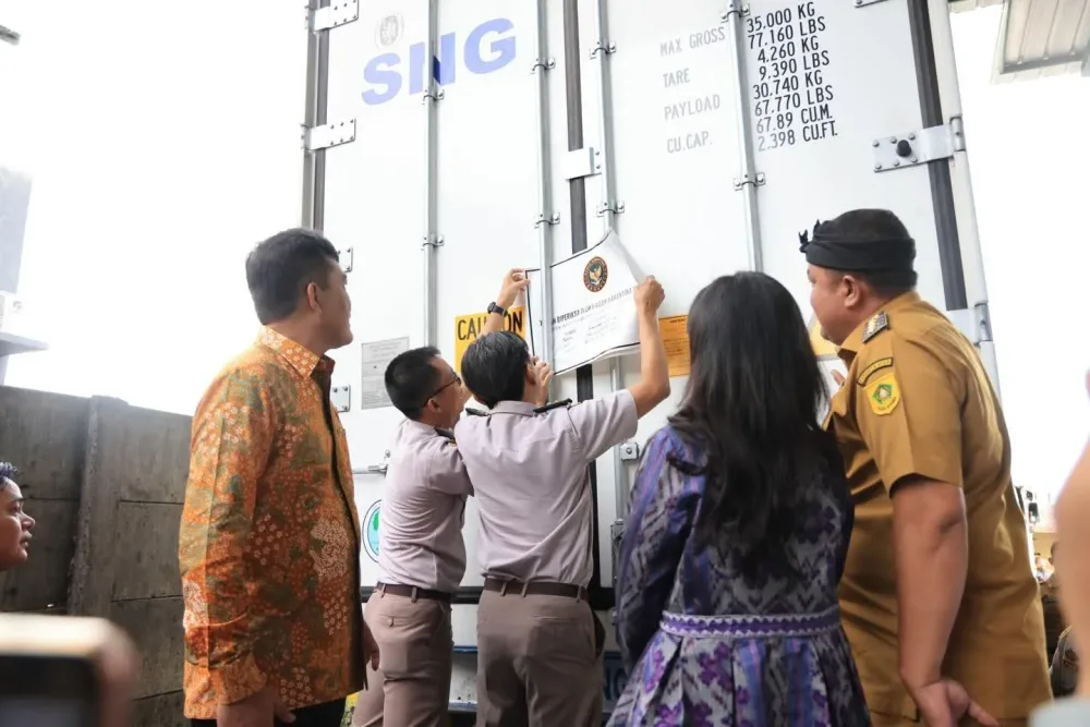 Bupati Bogor Lepas Ekspor Perdana 48 Ton Durian Beku ke Pasar Internasional