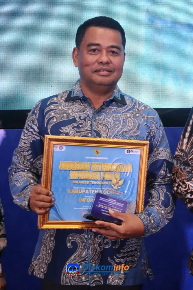 Kabupaten Kolaka Raih Predikat Informatif pada Penganugerahan Keterbukaan Informasi Publik 2025