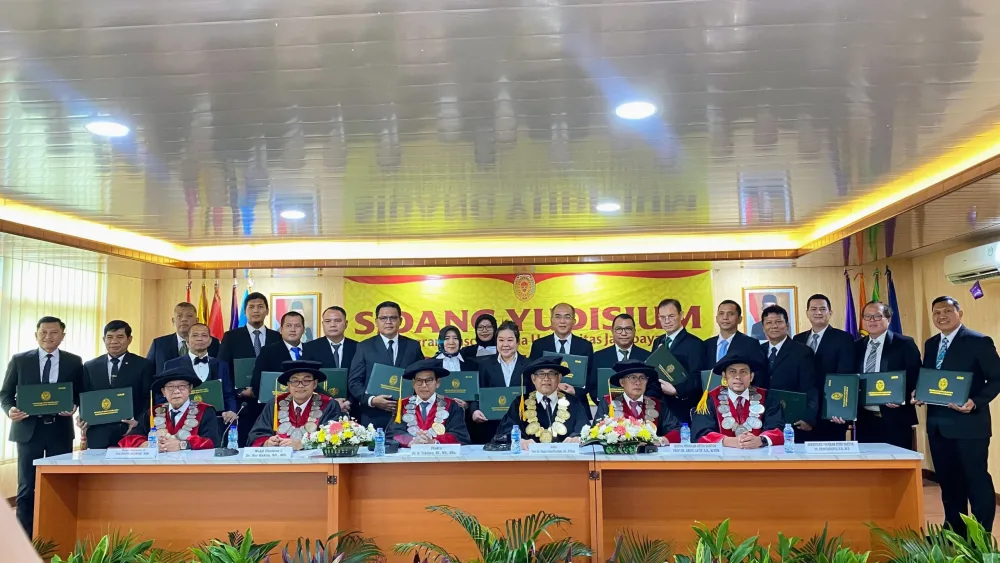 Oking Ganda Miharja Resmi Sandang Gelar Doktor Ilmu Hukum dari Universitas Jayabaya