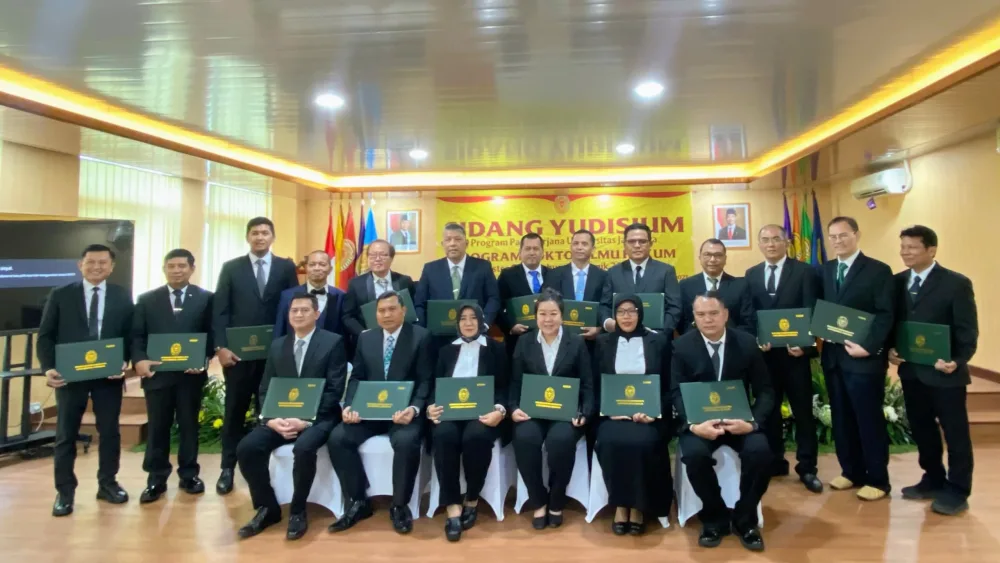 Oking Ganda Miharja Resmi Sandang Gelar Doktor Ilmu Hukum dari Universitas Jayabaya