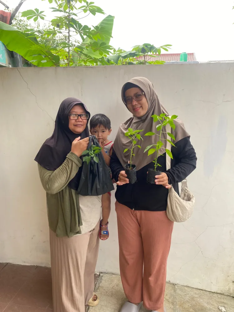 Wayang Nusantara Group Bagikan Bibit Cabai untuk Dukung Kemandirian Pangan Masyarakat