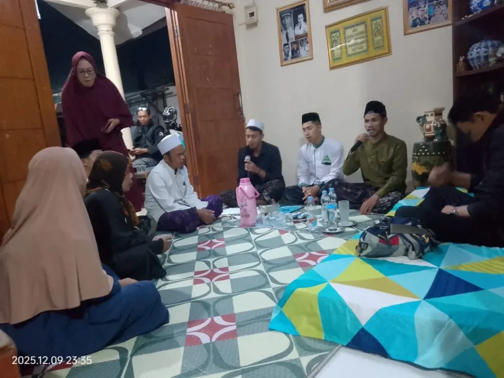 Pembina Majelis Ratu Lela Amrin Silaturahmi, Santuni Yatim dan Jamaah di Sukadamai Dramaga