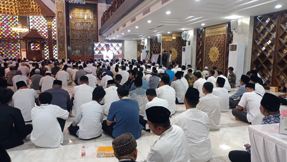 Bupati Bogor Rudy Susmanto Satukan Ribuan Umat Doa Bersama Akhir Tahun 2025 di Masjid Raya Nurul Wathon Pakansari