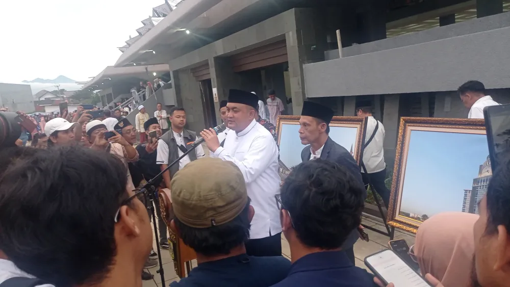 Bupati Bogor Rudy Susmanto Satukan Ribuan Umat Doa Bersama Akhir Tahun 2025 di Masjid Raya Nurul Wathon Pakansari