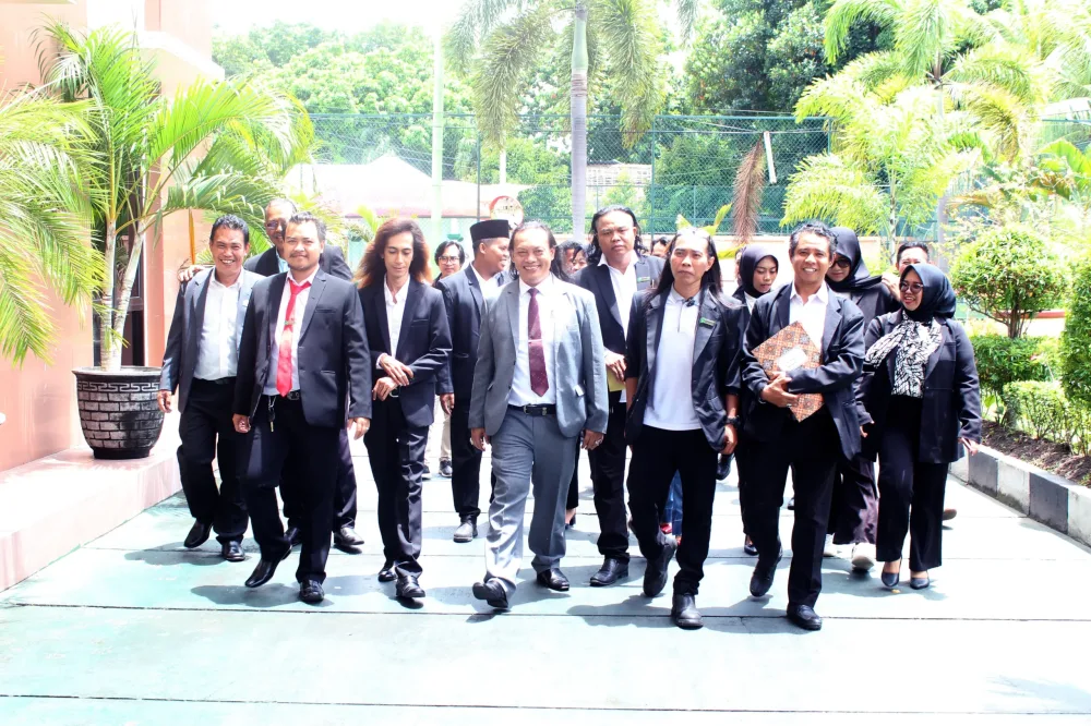 Awal Penerapan KUHP dan KUHAP Baru, Advokat Persadin NTB Diambil Sumpahnya