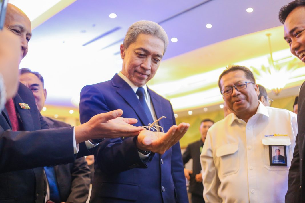 Dokumentasi Tropical Biology pada konferensi internasional