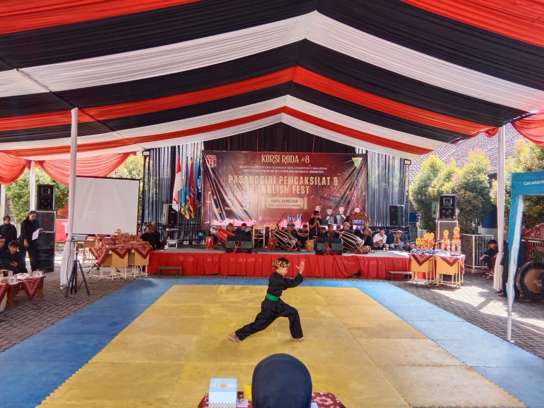 SMA Handayani 2 Gelar Kompetisi Kreasi dan Olahraga Pasanggiri Pencak Silat ke 8