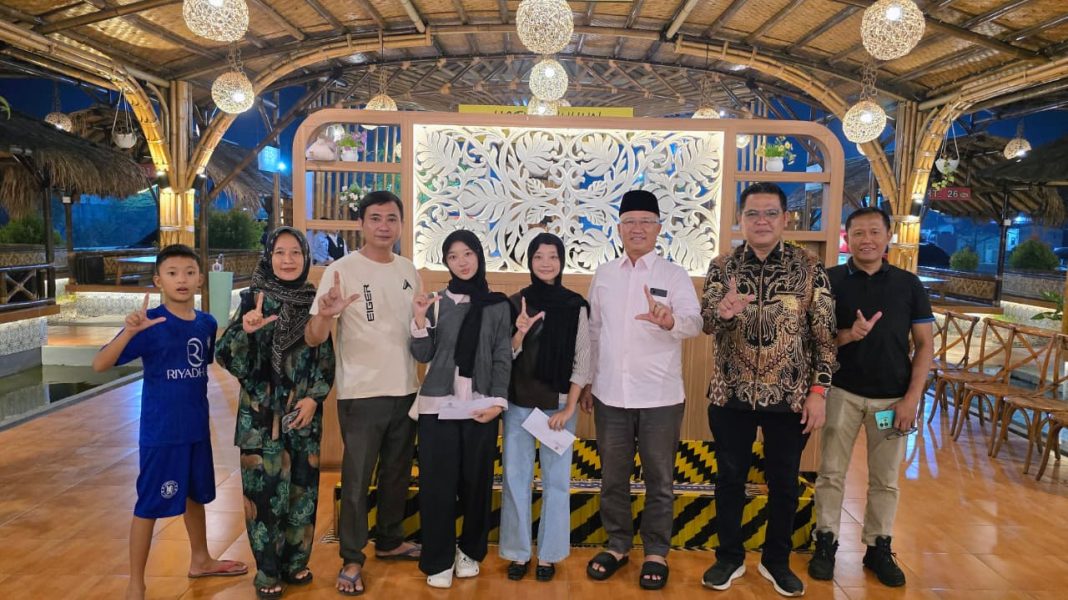 Mukhlis Basri Apresiasi Perjuangan Keluarga Siswa Kembar Lolos UI 2026