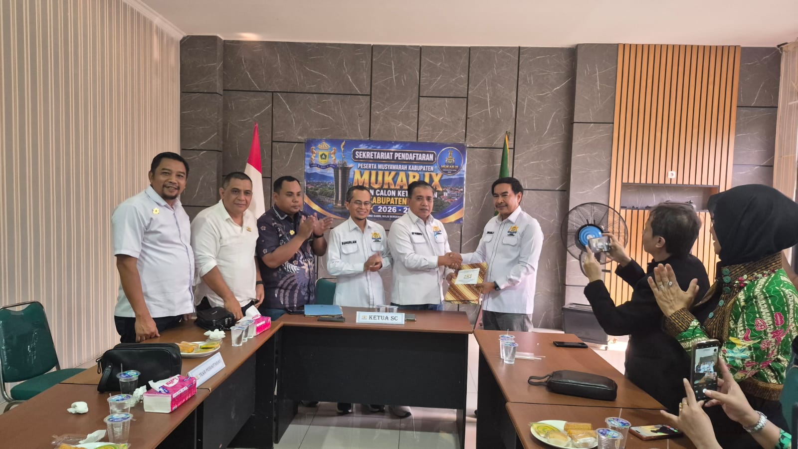 Sulhajji Jompa Kembalikan Formulir, Usung KADIN Bogor Bersatu 2026