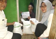 Camat Cibinong Acep Sajidin Sigap Tindaklanjuti Aduan AJWI, Warga Nanggewer Terdata Desil 3 Camat Cibinong Acep Sajidin Sigap Tindaklanjuti Aduan AJWI, Warga Nanggewer Terdata Desil 3