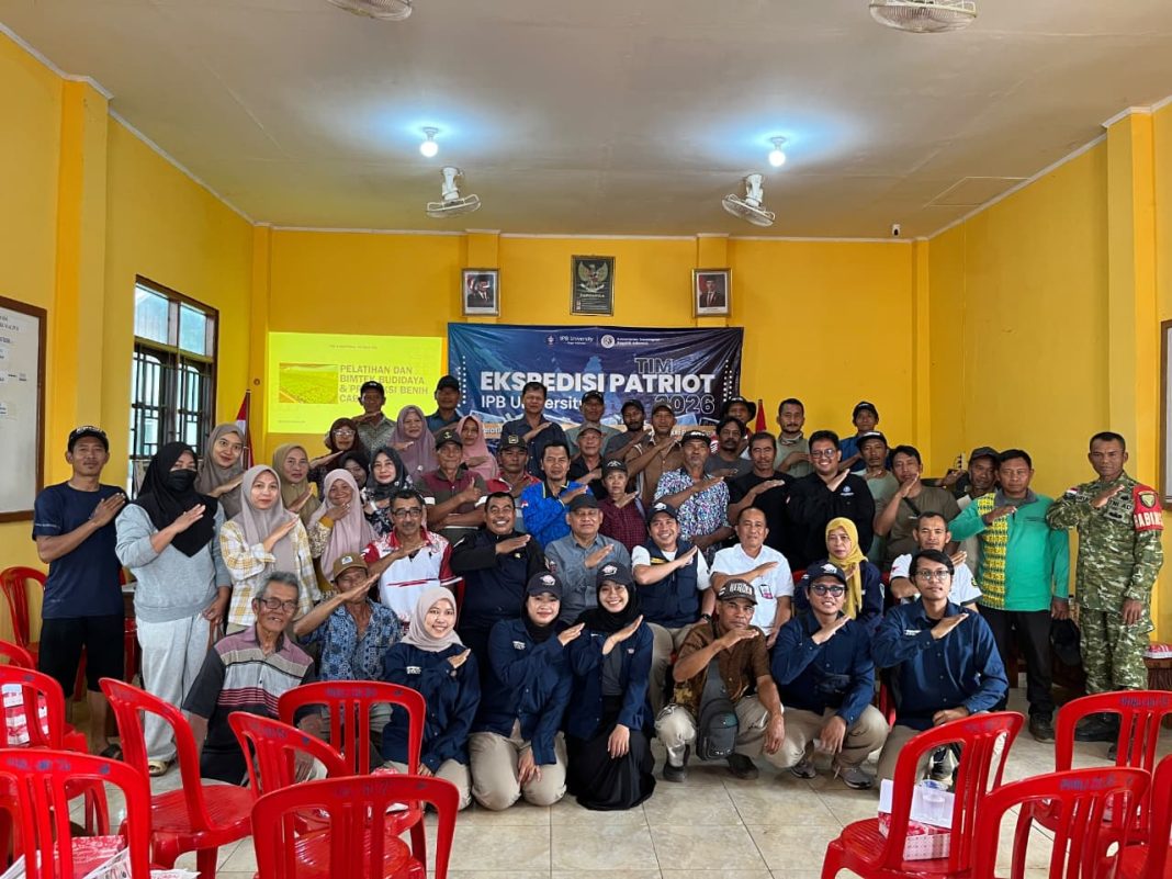 Dukung Kemandirian Pertanian, Ekspedisi Patriot IPB Melatih Petani Padang Raharja Produksi Benih Cabai 2026