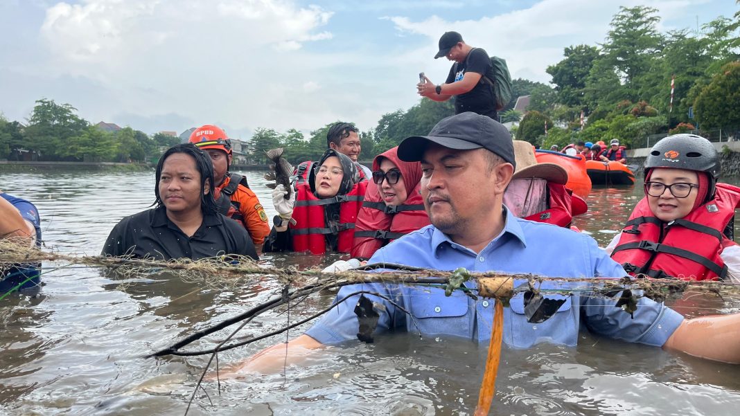 Rudy Susmanto Pimpin Aksi Bersih Sungai dan Kendalikan Ikan Sapu-Sapu 2026