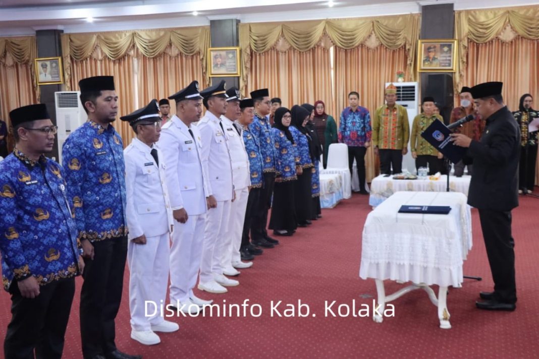 Sekda Melantik dan Mengambil Sumpah 14 PNS Sebagai Upaya Penyegaran oragnaisasi