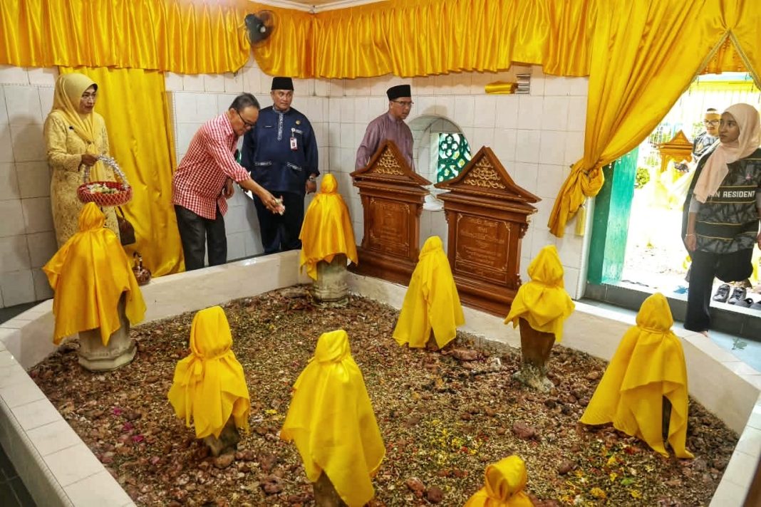Museum Bahasa dan ziarah Gubernur Ansar ke makam Raja Ali Haji