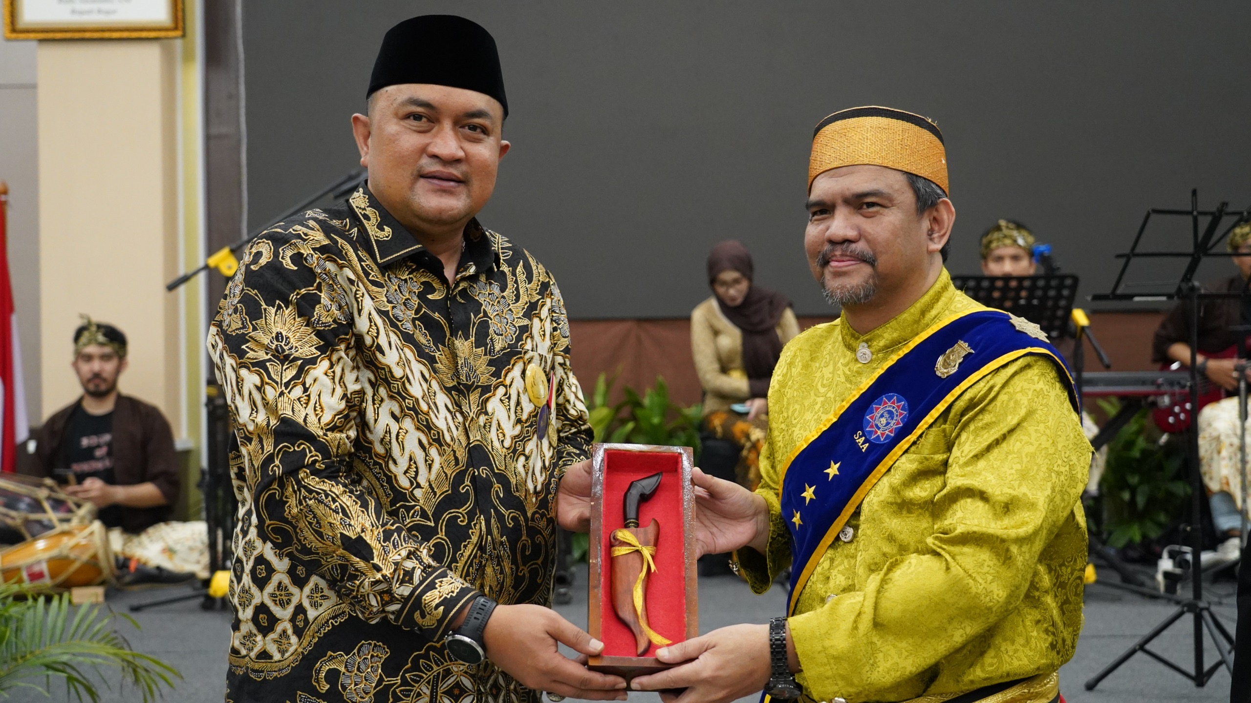 Bupati Bogor Rudy Susmanto Terima Tanda Kehormatan Kerajaan Nusantara 2026