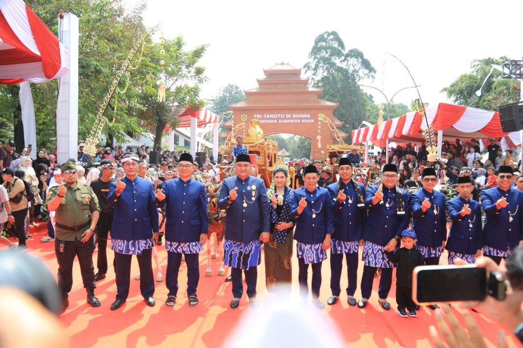 Bupati Bogor Tutup HJB ke-544 Lewat Helaran Budaya Pajajaran Anyar