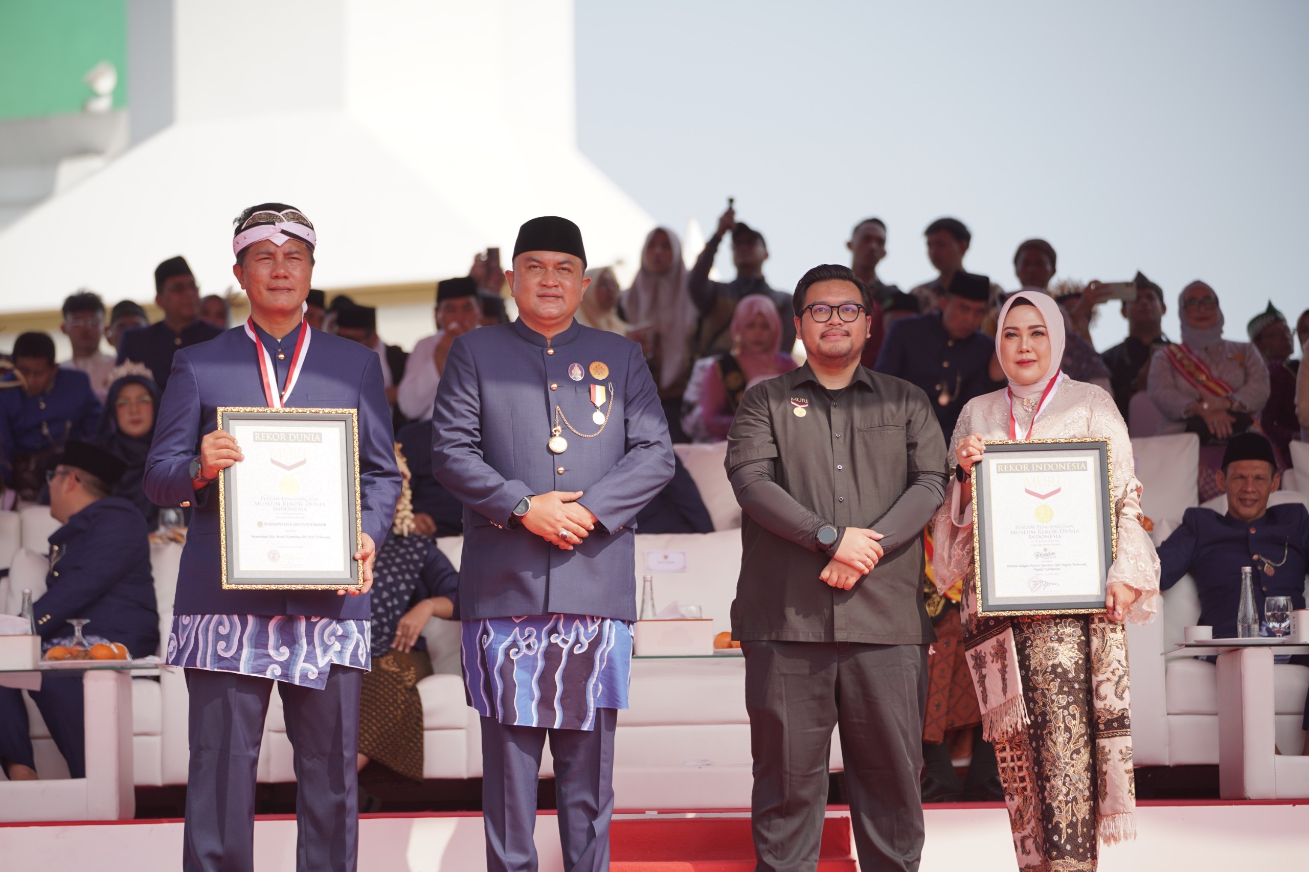 Bupati Bogor Tutup HJB ke-544 Lewat Helaran Budaya Pajajaran Anyar

