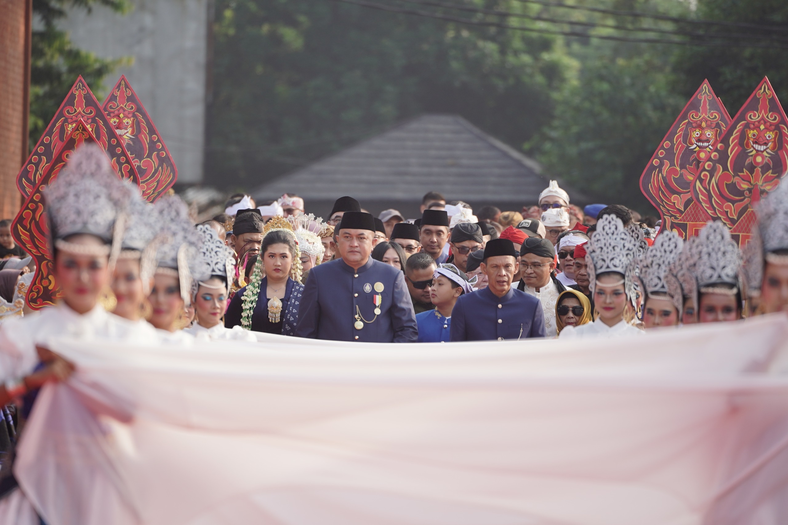 Bupati Bogor Tutup HJB ke-544 Lewat Helaran Budaya Pajajaran Anyar
