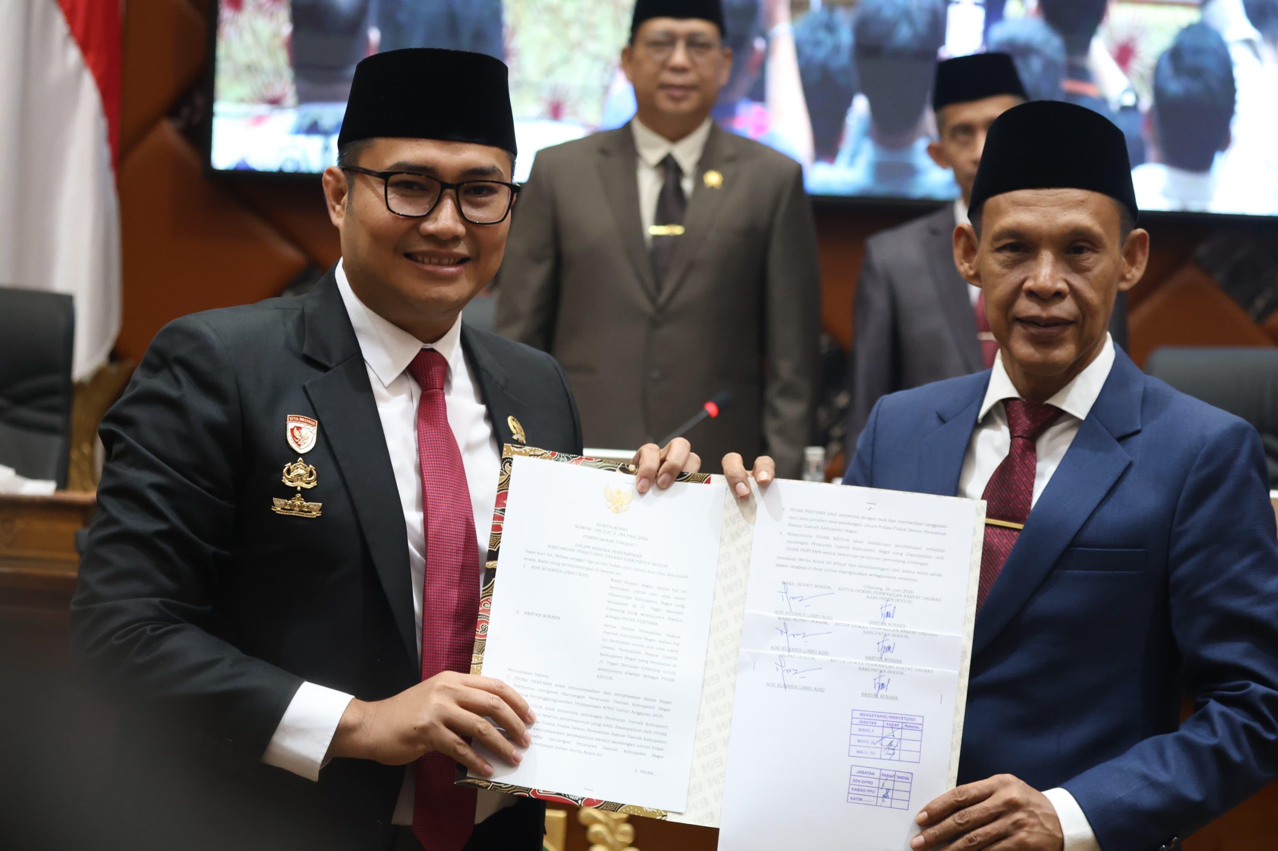Ketua DPRD Kabupaten Bogor Pimpin Paripurna Raperda APBD 2025