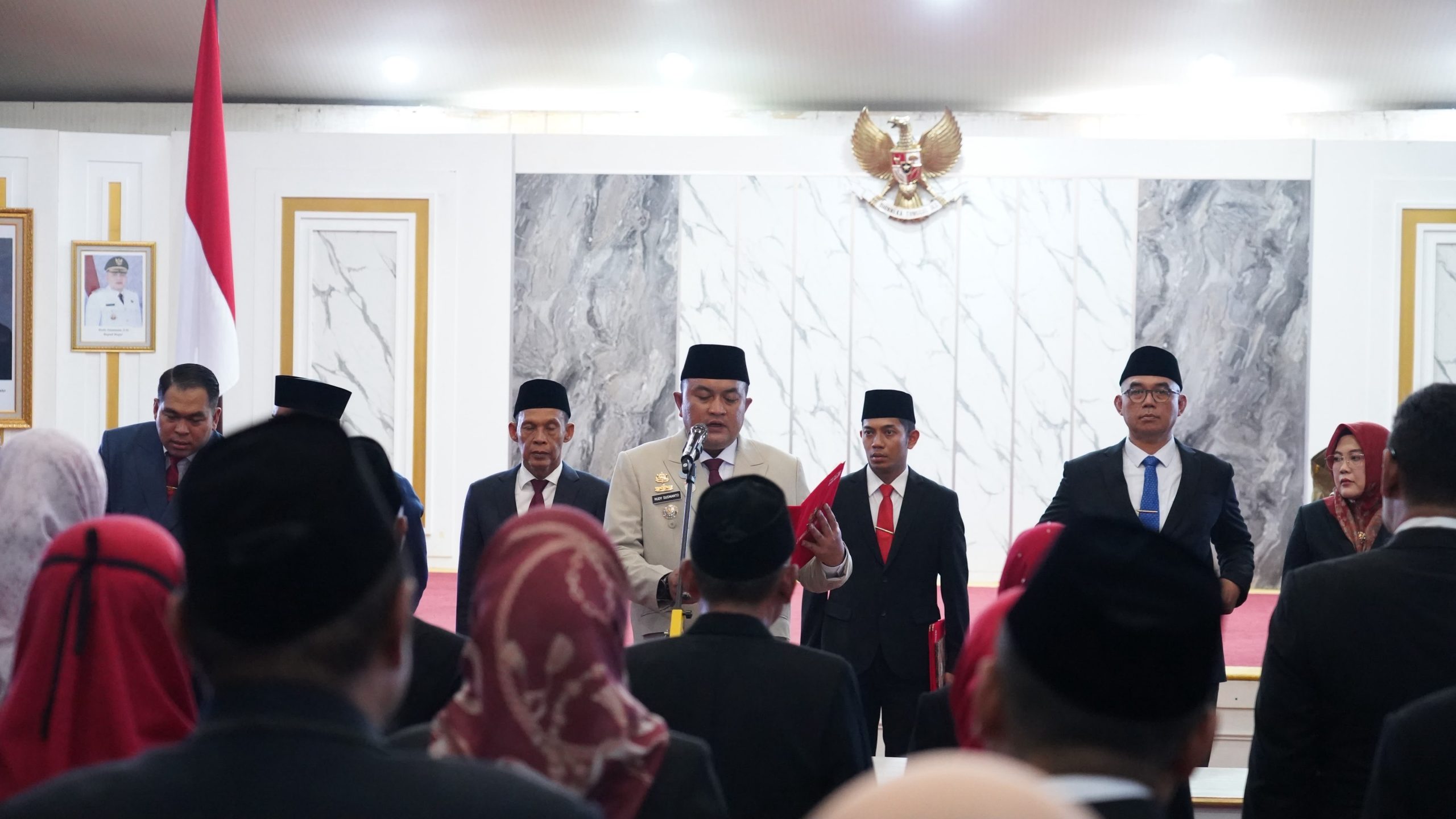 Bupati Bogor Lantik 87 ASN, Dorong Jabatan Berbasis Merit 2 Bupati Bogor Lantik 87 ASN, Dorong Jabatan Berbasis Merit
