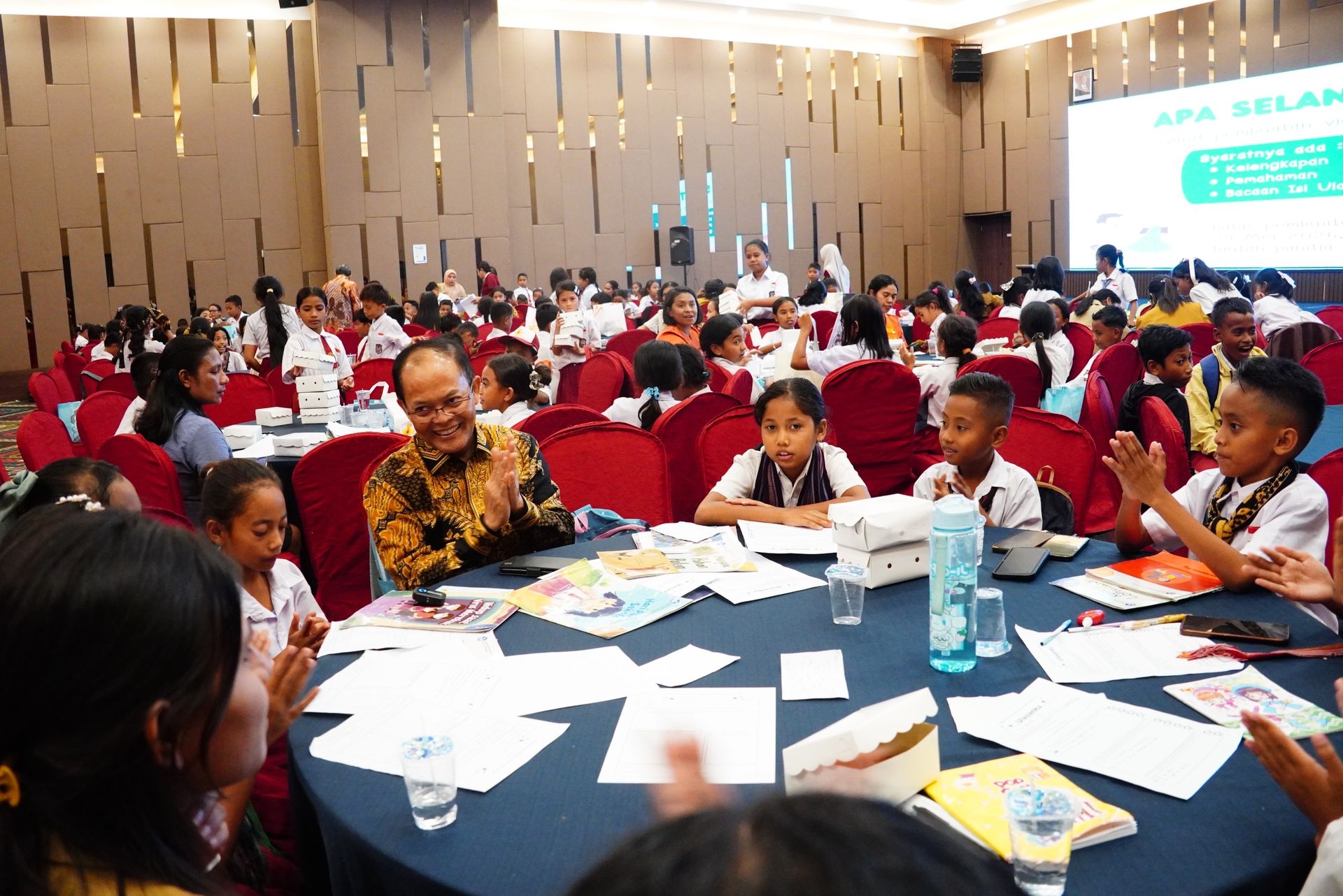 Kemendikdasmen dan Gubernur NTT Perkuat Gerakan Jam Belajar, Budaya Literasi Keluarga Kian Menguat di Nusa Tenggara Timur 2026