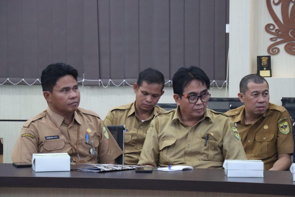 Wabup Efrensia Tekankan Pengelolaan Sampah Terpadu di Gunung Mas 2026