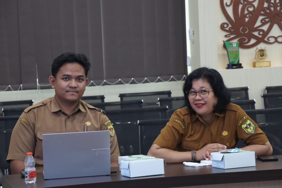 Wabup Efrensia Tekankan Pengelolaan Sampah Terpadu di Gunung Mas 2026