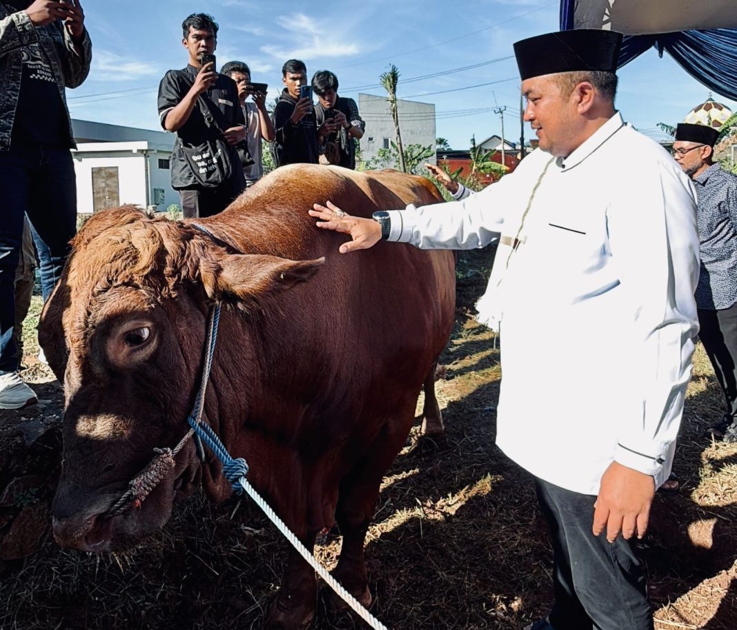 Bupati Rudy Susmanto Serahkan Hewan Kurban Bantuan Presiden untuk Warga Kabupaten Bogor 2026