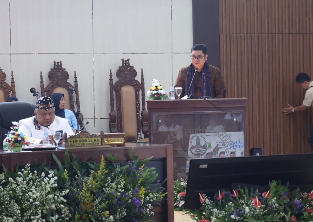 Gambar terkait pertumbuhan ekonomi Banten