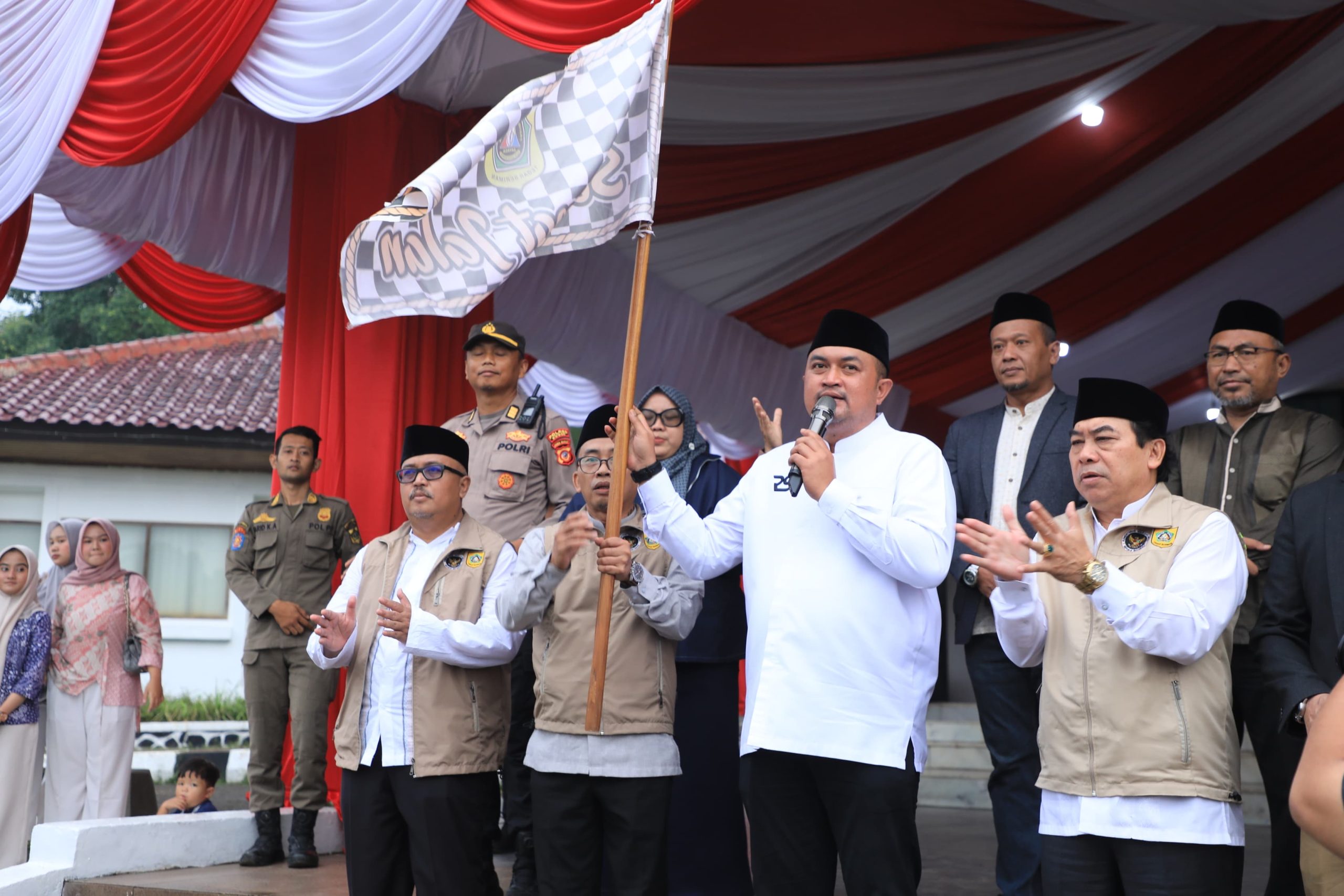 Rudy Susmanto Lepas 335 Jamaah Haji Kloter 24 Kabupaten Bogor
