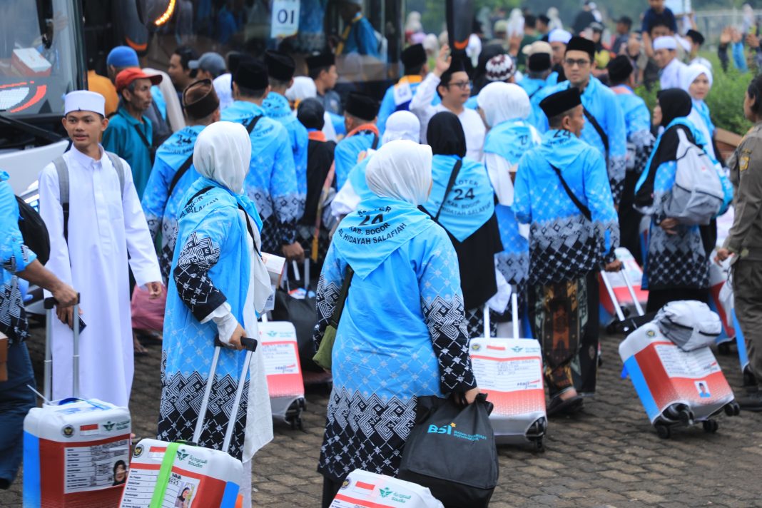 Rudy Susmanto Lepas 335 Jamaah Haji Kloter 24 Kabupaten Bogor