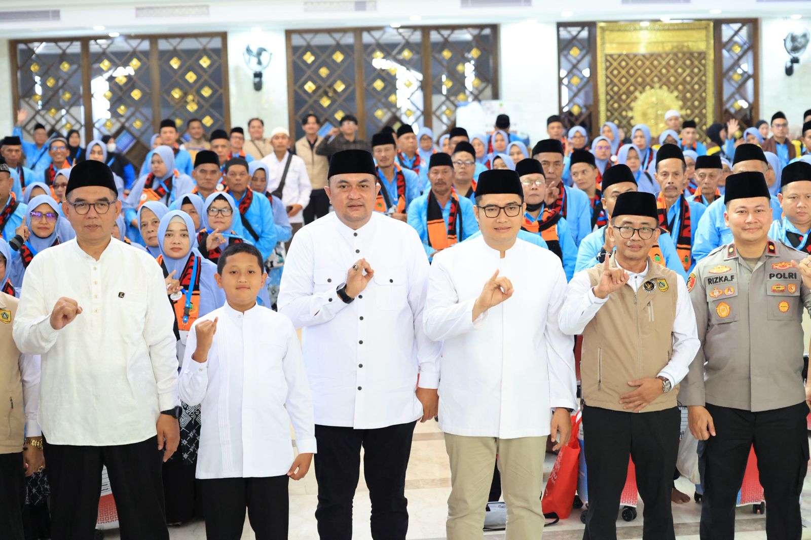Perdana, Bupati Bogor Lepas Jamaah Haji Kloter 21 dari Masjid Raya Nurul Wathon