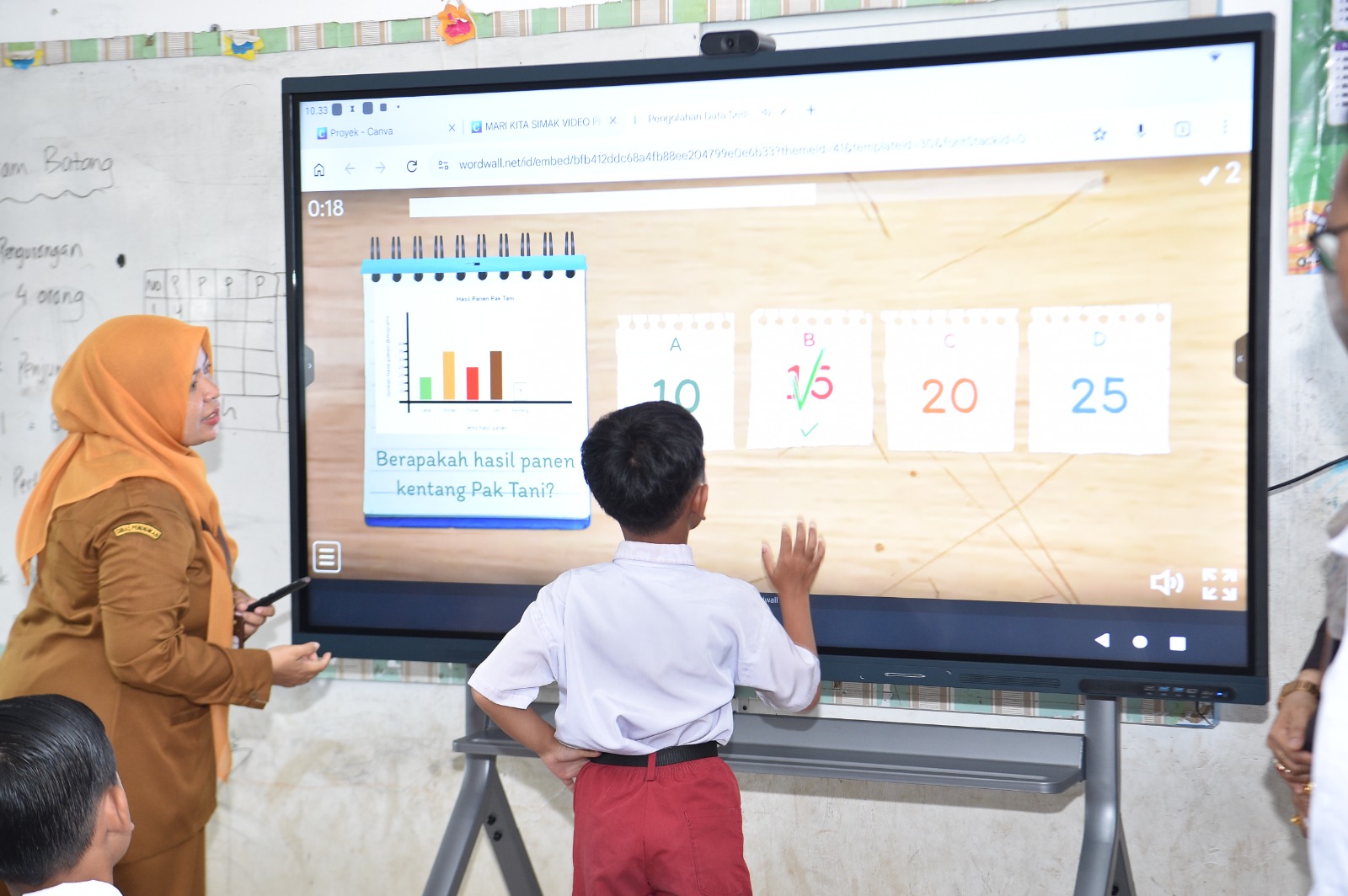Mendikdasmen Abdul Mu’ti Percepat Digitalisasi Pendidikan di Teluk Bintuni, Ribuan Siswa Papua Barat Siap Nikmati Pembelajaran Modern 2026