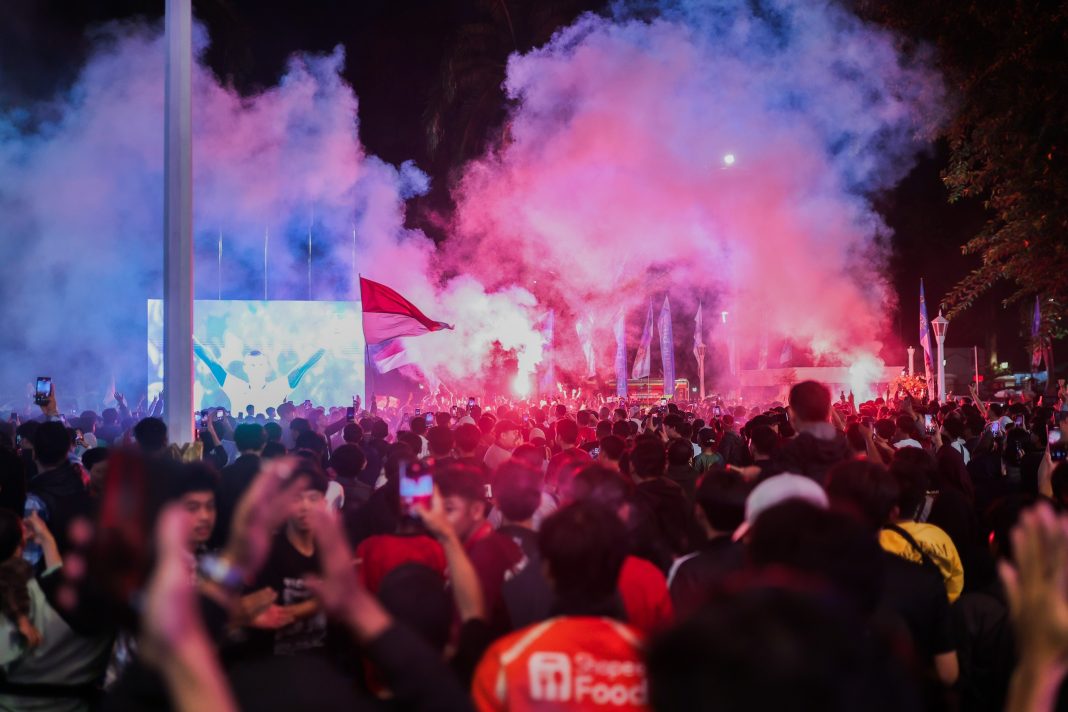 Warga Bogor menyaksikan kemenangan Timnas Indonesia