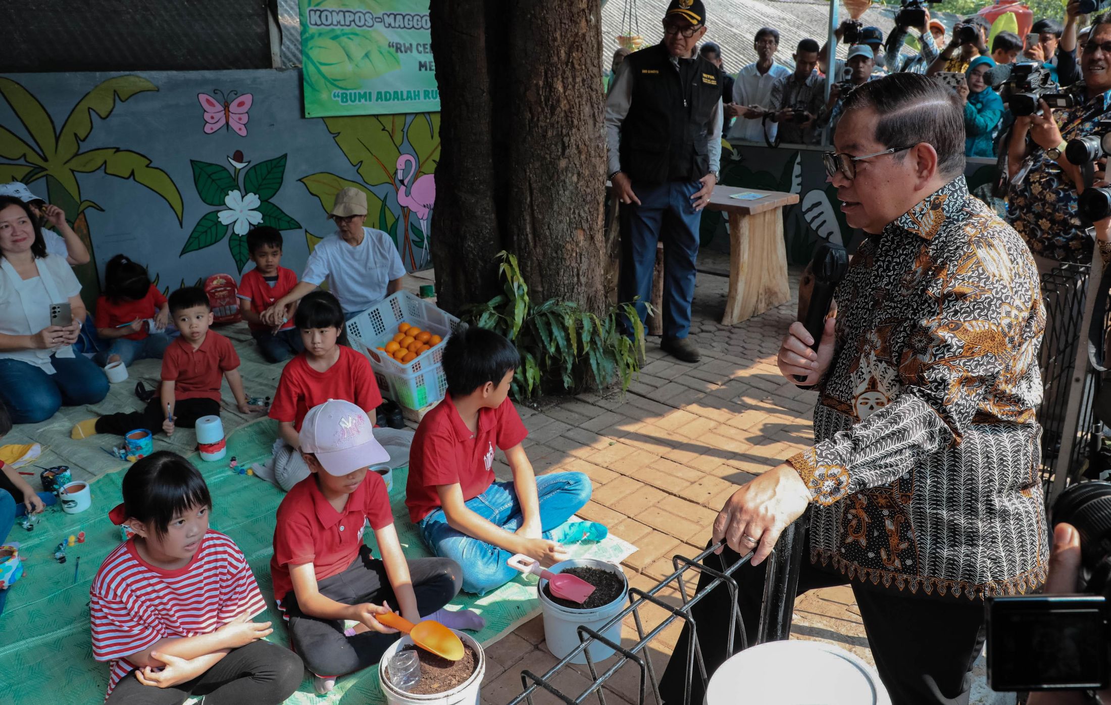 Gubernur DKI Dukung RW 07 Joglo Jadi Percontohan Kelola Sampah