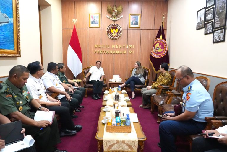 Wamenhan RI Terima Kunjungan Executive Director IISS-Asia